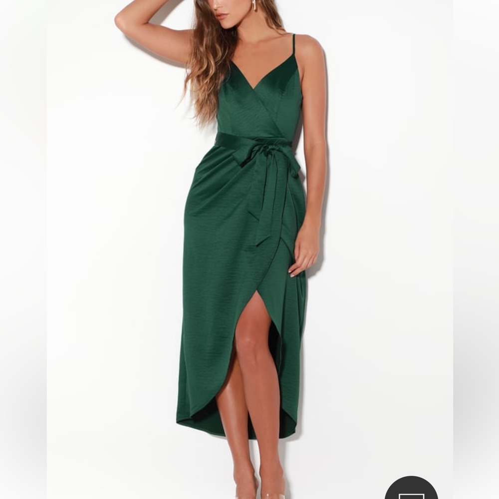 Lulu’s forest green satin midi dress